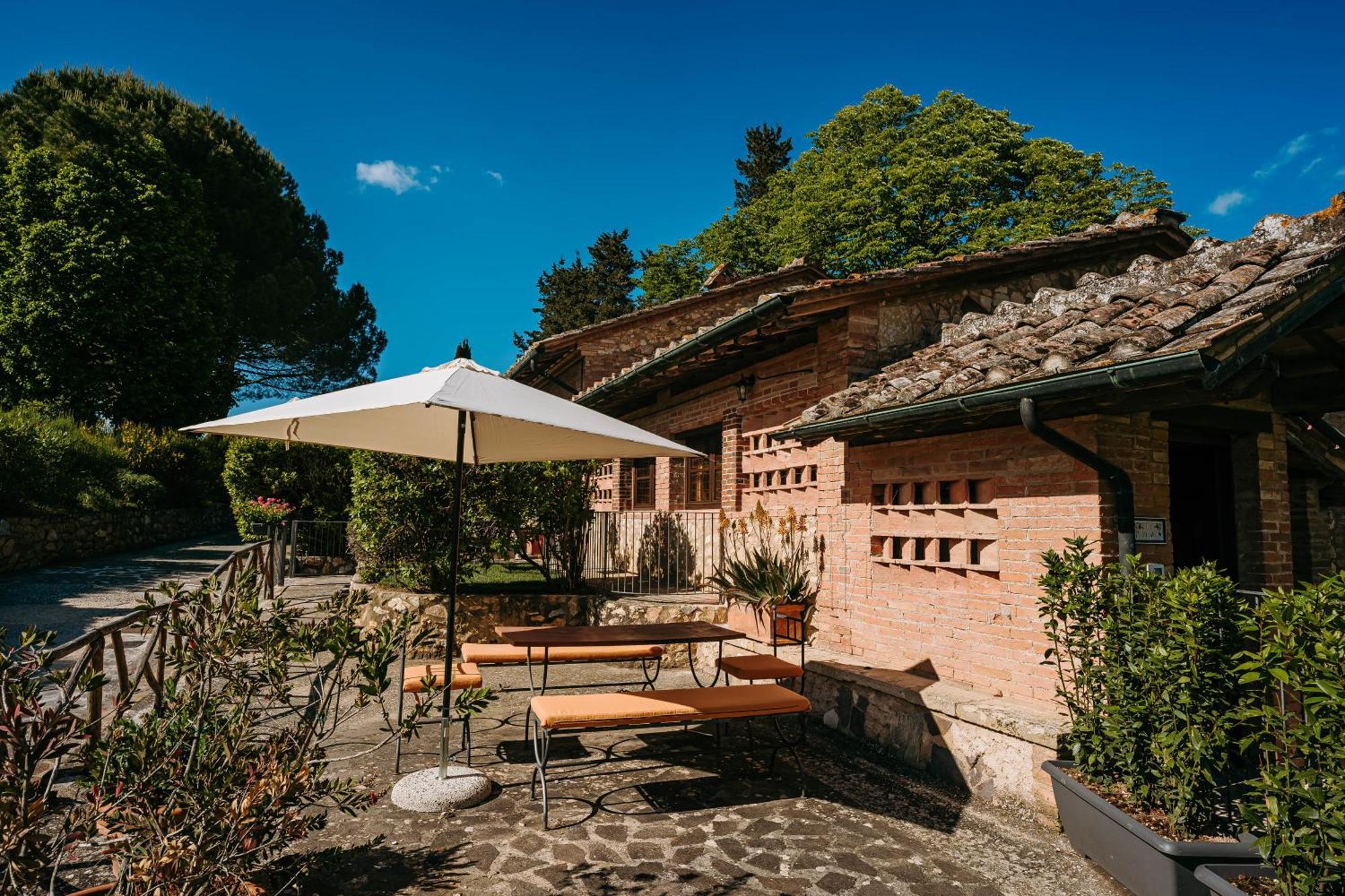 Borgo Il Poggiaccio Residenza D'Epoca Guest House Sovicille Bagian luar foto