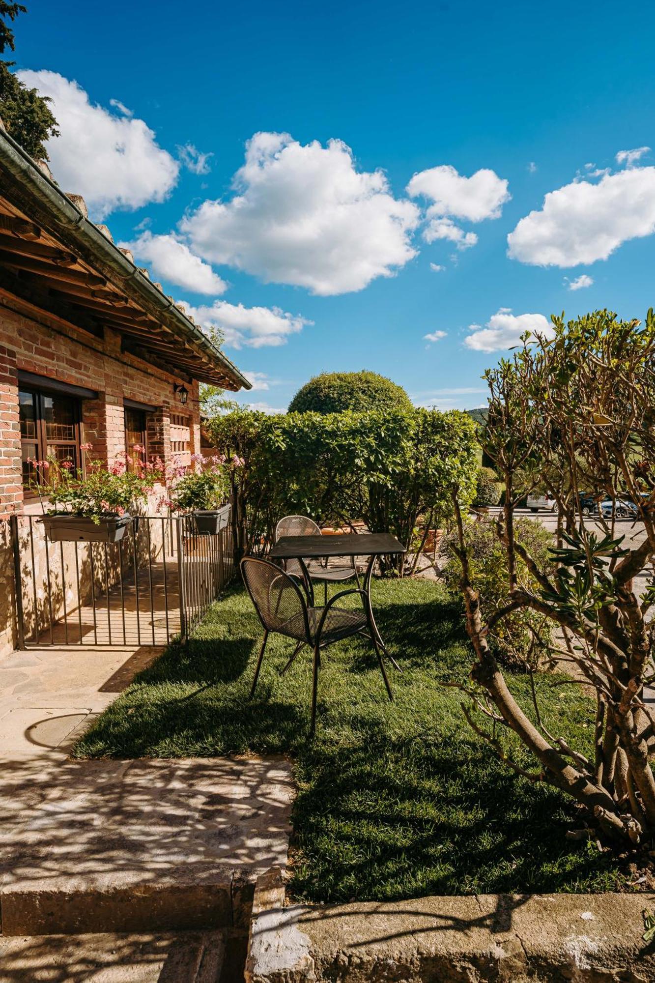 Borgo Il Poggiaccio Residenza D'Epoca Guest House Sovicille Bagian luar foto