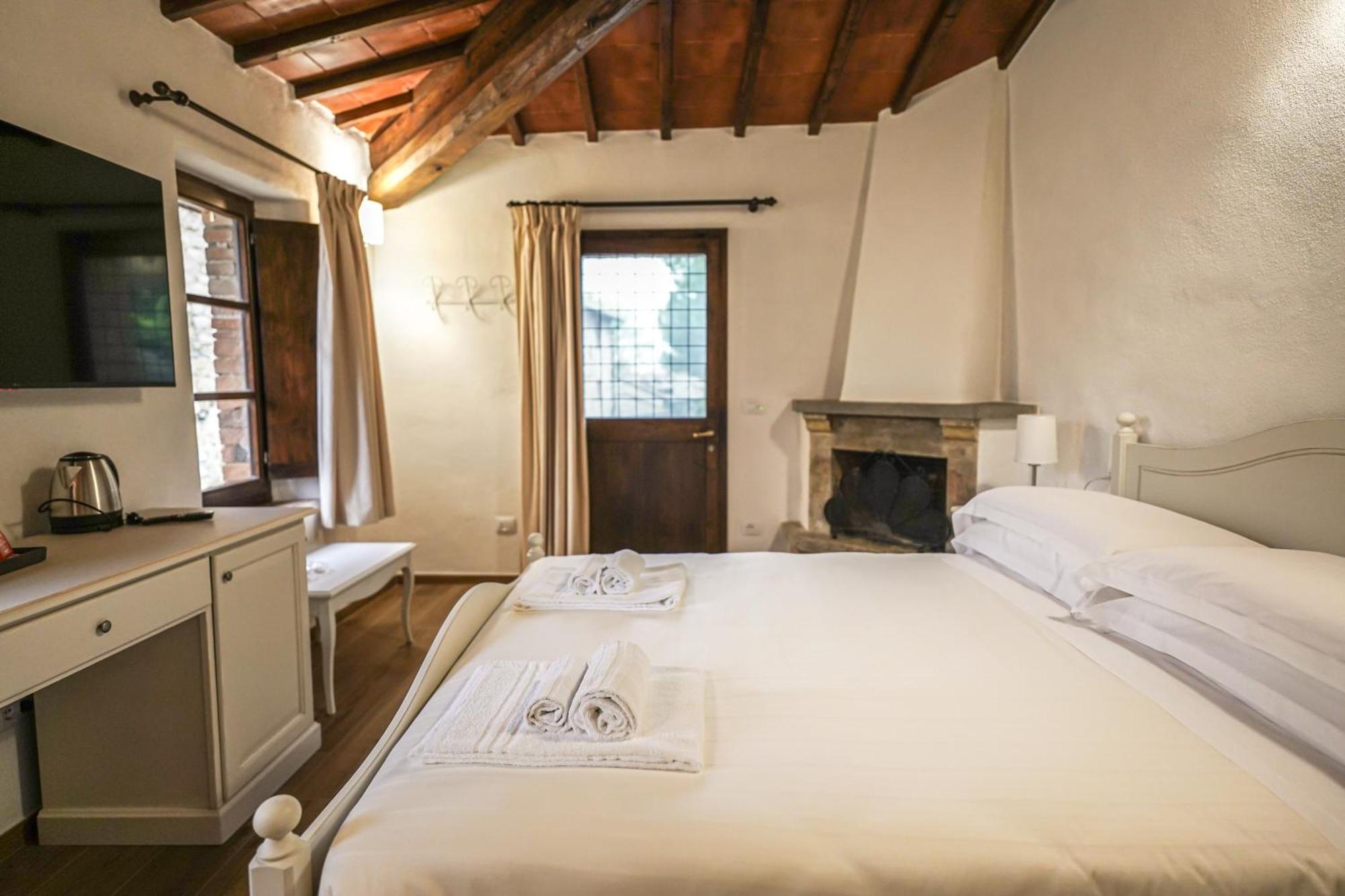 Borgo Il Poggiaccio Residenza D'Epoca Guest House Sovicille Bagian luar foto