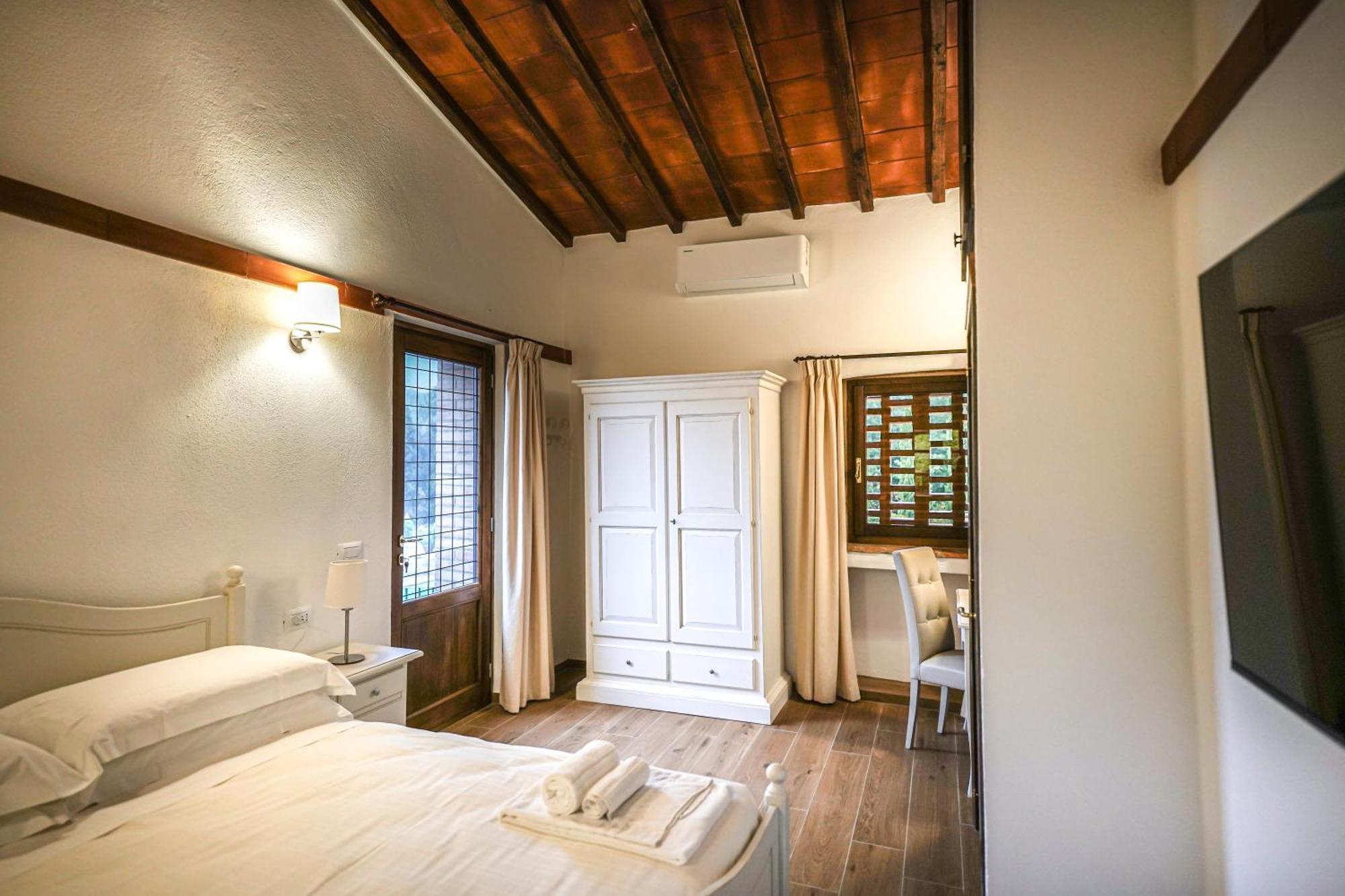 Borgo Il Poggiaccio Residenza D'Epoca Guest House Sovicille Bagian luar foto